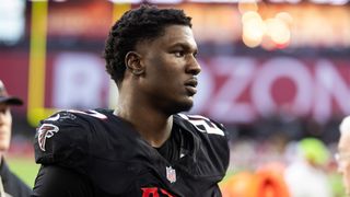 DE James Pearce Jr. to attend Falcons' minicamp (NFL)