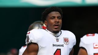 Report: Commanders signing RB Rachaad White to 1-year deal (NFL)