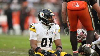 Steelers release TE Jonnu Smith (NFL)