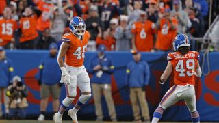 Reports: Broncos ink 3-year deal to keep LB Justin Strnad (NFL)