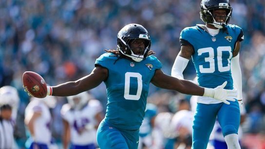 Reports: Panthers make big moves, signing Devin Lloyd, Jaelen Phillips (NFL)