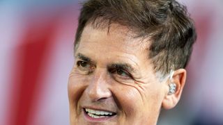 Report: Indiana alum Mark Cuban helped fund Fernando Mendoza deal (College Football)