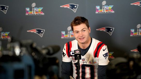 Super Bowl LX: QB Drake Maye shows no sign of shoulder injury (NFL)