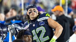 Report: Seahawks, LB Drake Thomas agree on 2-year deal worth up to $9 million (NFL)
