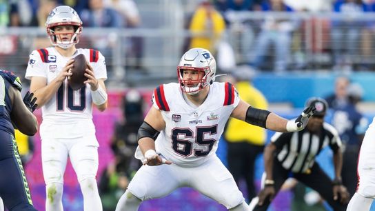 Reports: Bears acquire C Garrett Bradbury in trade with Patriots (NFL)