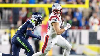 Patriots captains offer little insight on Mike Vrabel's speech to team (NFL)