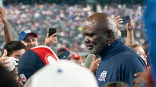Lawyer: Lawrence Taylor still hospitalized with stomach-related issue (NFL)