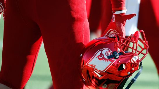 Louisville outbreak grows; game vs. Virginia postponed (College Football)