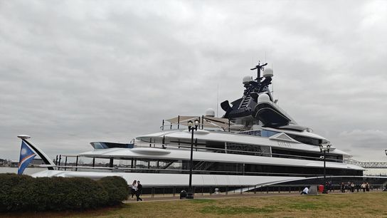 NFL owner's $360M superyacht looms over Super Bowl LIX (NFL)