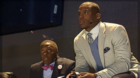 5 Players in the NFC South Who Play Esports (Features)