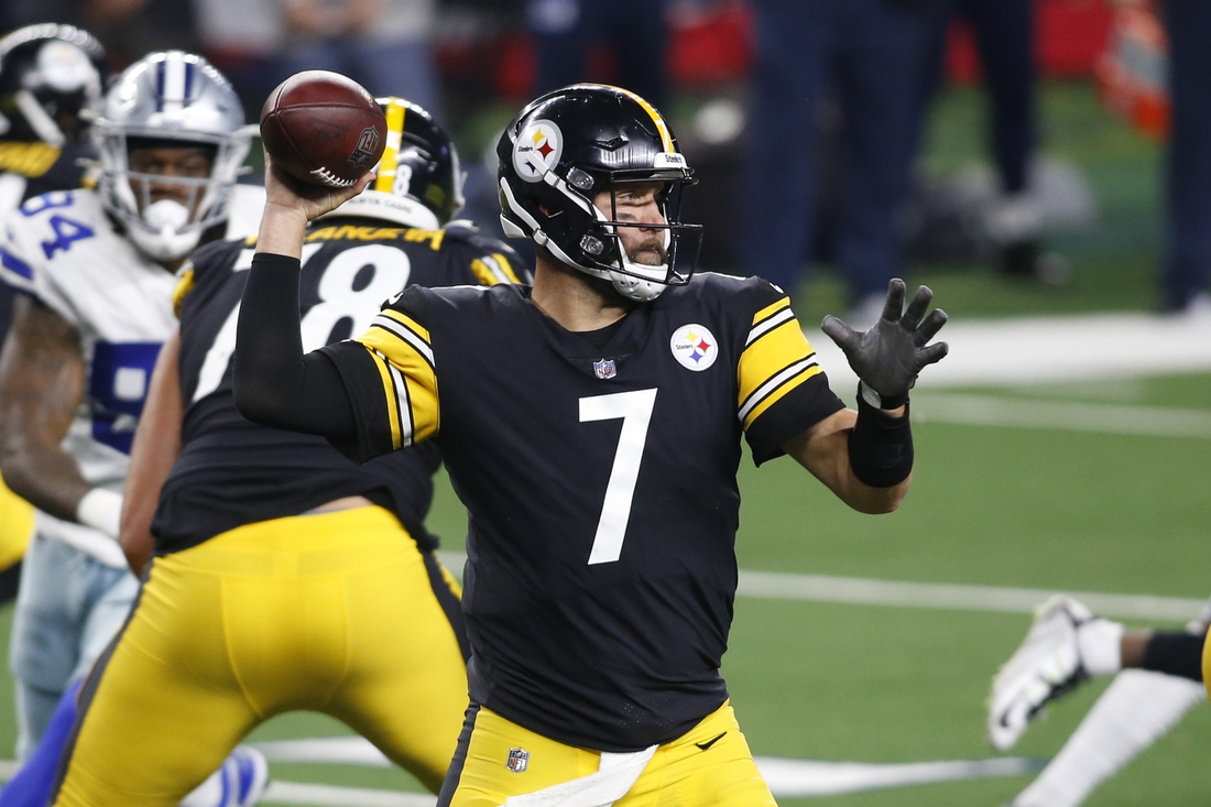 Nov 8, 2020; Arlington, Texas, USA; Pittsburgh Steelers quarterback Ben Roethlisberger (7) throws a pass in the fourth quarter against the Dallas Cowboys at AT&T Stadium. Mandatory Credit: Tim Heitman-USA TODAY Sports