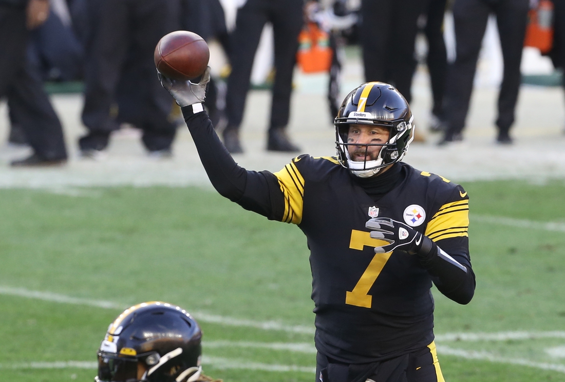 Dec 2, 2020; Pittsburgh, Pennsylvania, USA;  Pittsburgh Steelers quarterback Ben Roethlisberger (7) passes against the Baltimore Ravens during the first quarter at Heinz Field. Mandatory Credit: Charles LeClaire-USA TODAY Sports
