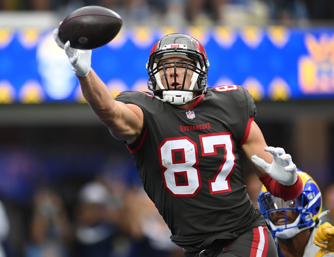Sep 26, 2021; Inglewood, California, USA;  Tampa Bay Buccaneers tight end Rob Gronkowski (87) can t hang on to a pass in the end zone in the third quarter of the game against the Los Angeles Rams at SoFi Stadium. Mandatory Credit: Jayne Kamin-Oncea-USA TODAY Sports
