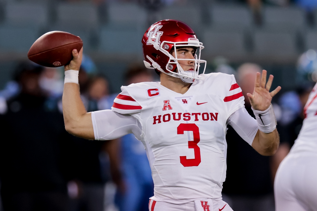 Oct 7, 2021; New Orleans, Louisiana, USA;  Houston Cougars quarterback Clayton Tune (3) passes the ball against Tulane Green Wave during the first half at Yulman Stadium. Mandatory Credit: Stephen Lew-USA TODAY Sports