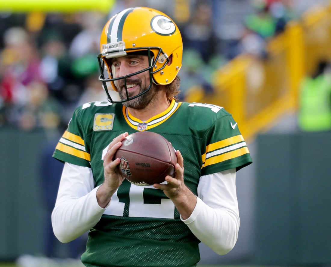 Green Bay Packers quarterback Aaron Rodgers (12) warms up before the Green Bay Packers play the Seattle Seahawks at Lambeau Field in Green Bay on Sunday, Nov. 14, 2021.Mjs 211114 Packers Seahawks 00382