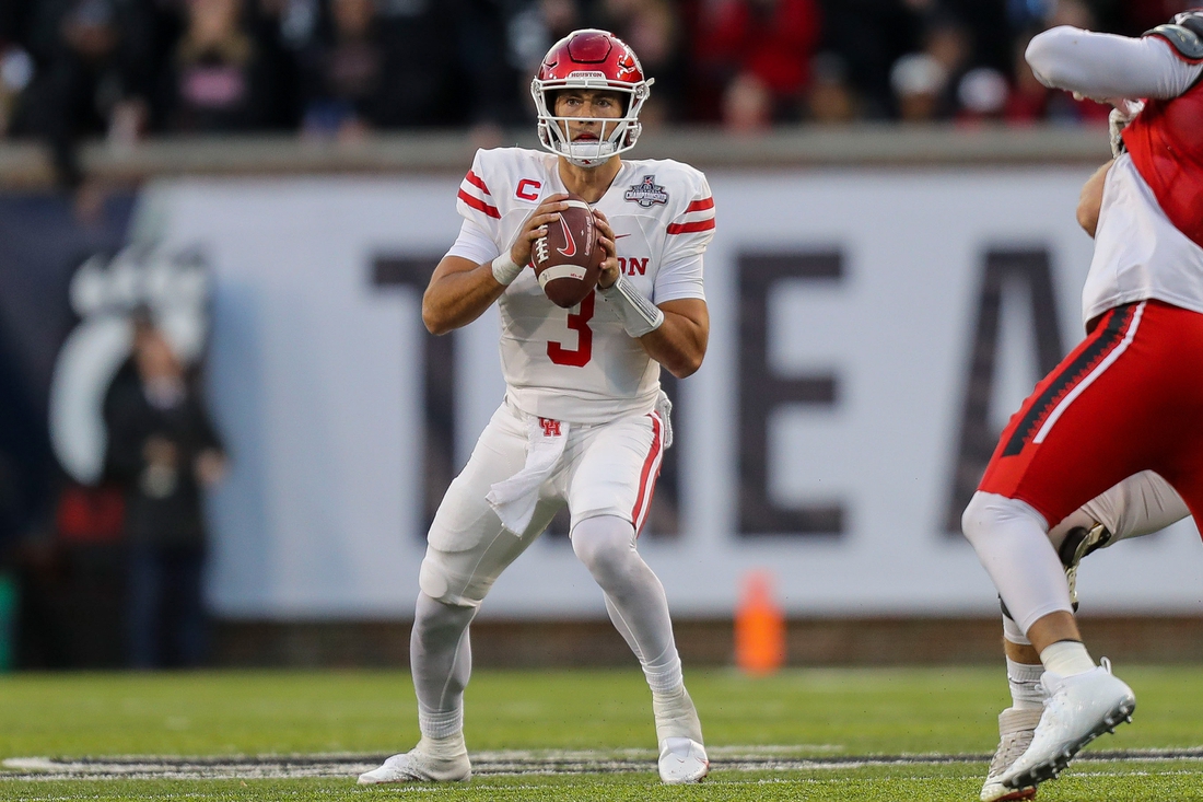 Dec 4, 2021; Cincinnati, Ohio, USA; Houston Cougars quarterback Clayton Tune (3) plays the field against the Cincinnati Bearcats in the first half during the American Athletic Conference championship game at Nippert Stadium. Mandatory Credit: Katie Stratman-USA TODAY Sports