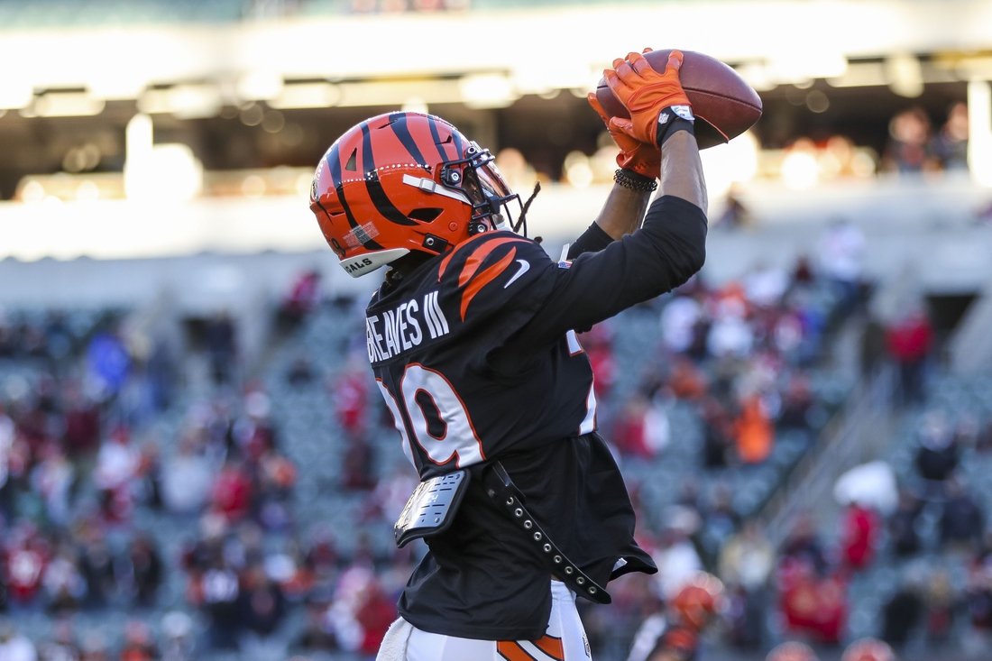 Dec 12, 2021; Cincinnati, Ohio, USA; Cincinnati Bengals cornerback Vernon Hargreaves III (29) catches a pass during warmups prior to the game against the San Francisco 49ers at Paul Brown Stadium. Mandatory Credit: Katie Stratman-USA TODAY Sports