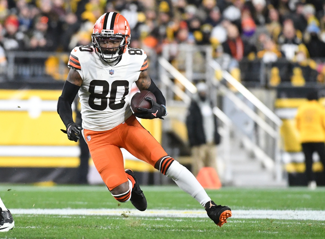 Jan 3, 2022; Pittsburgh, Pennsylvania, USA;  Cleveland Browns wideout Jarvis Landry (80) gains six yards against the Pittsburgh Steelers during the first quarter at Heinz Field. Mandatory Credit: Philip G. Pavely-USA TODAY Sports