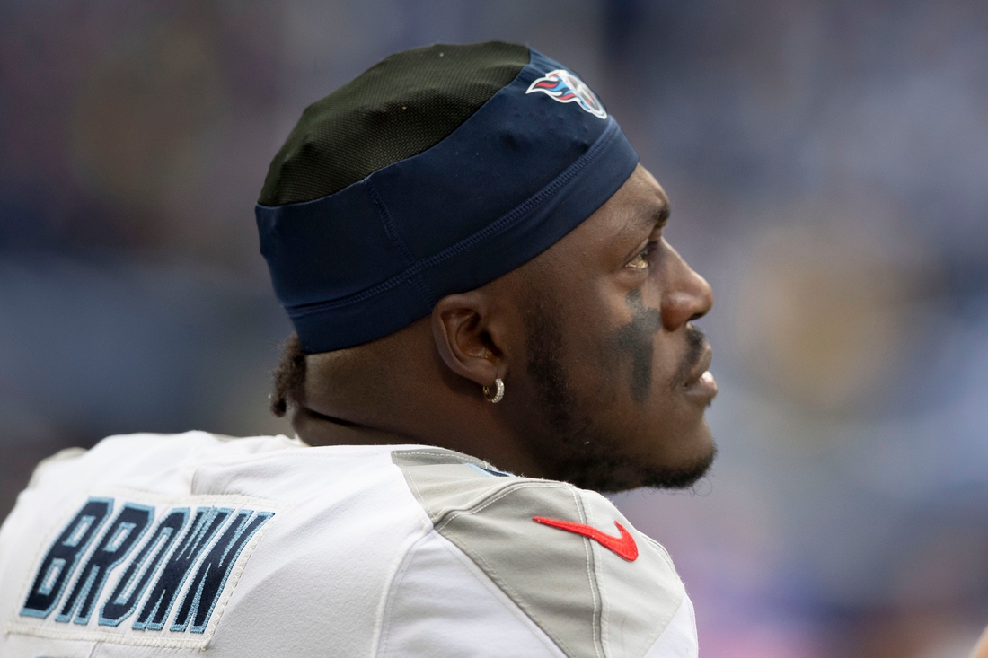 Tennessee Titans wide receiver A.J. Brown (11) looks up during National Anthem before the game against the Indianapolis Colts at Lucas Oil Stadium Sunday, Oct. 31, 2021 in Indianapolis, Ind.

Nas Titans Colts 021
