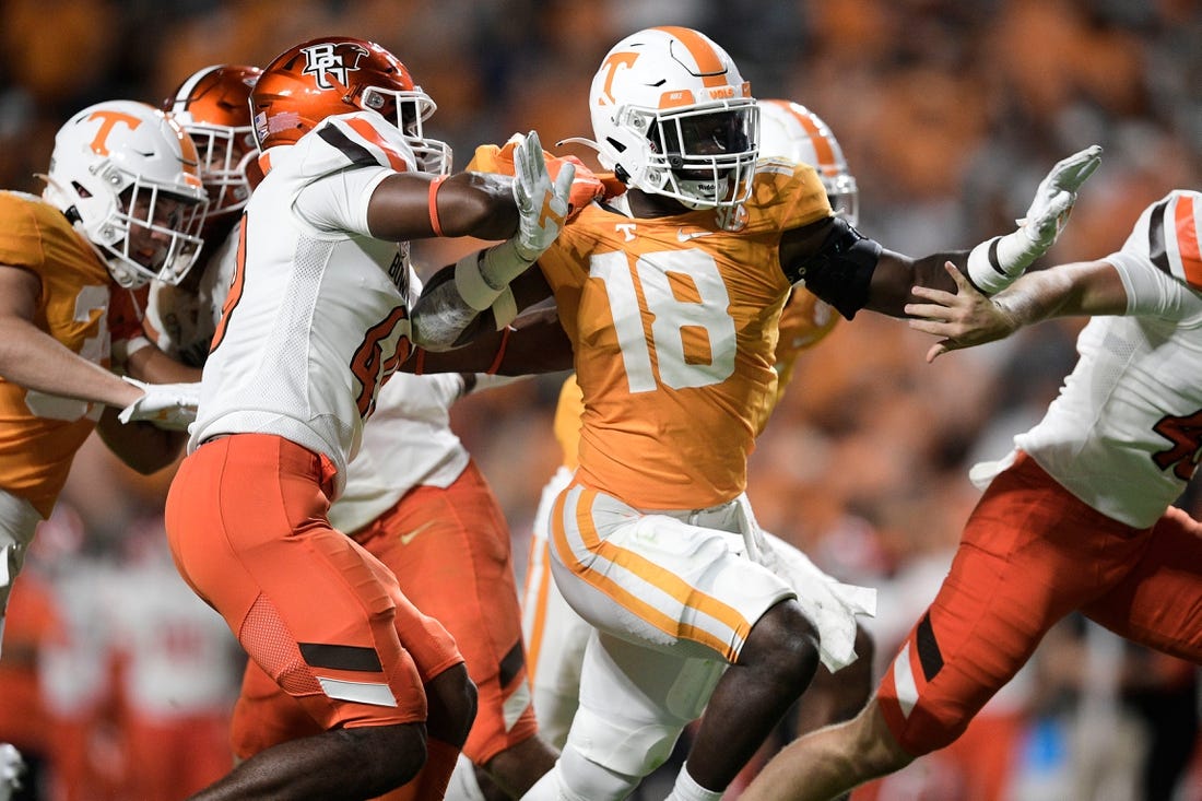 Tennessee linebacker William Mohan (18) muscles his way through the Bowling Green line during a game at Neyland Stadium in Knoxville, Tenn. on Thursday, Sept. 2, 2021.

Kns Tennessee Bowling Green Football