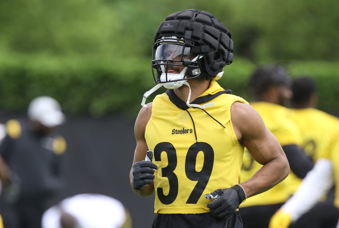 Jun 9, 2022; Pittsburgh, Pennsylvania, USA;  Pittsburgh Steelers safety Minkah Fitzpatrick (39) participates in minicamp at UPMC Rooney Sports Complex.. Mandatory Credit: Charles LeClaire-USA TODAY Sports