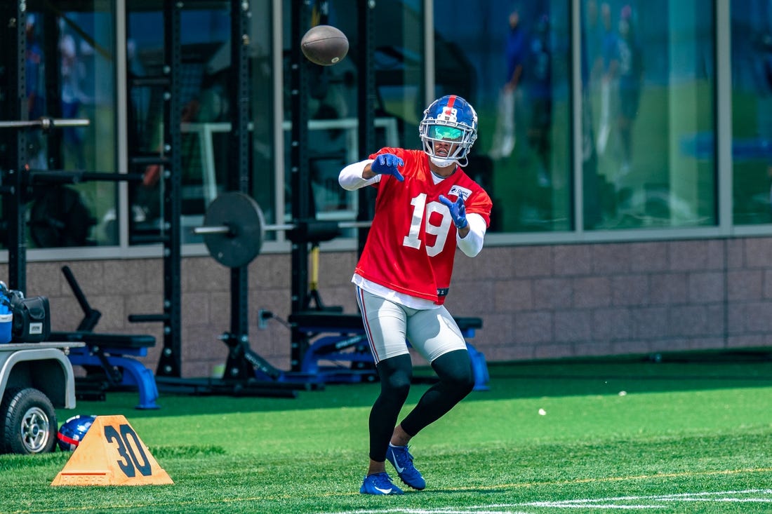 Jun 7, 2022; East Rutherford, New Jersey, USA;  New York Giants wide receiver Kenny Golladay (19) participates in a drill during minicamp at MetLife Stadium. Mandatory Credit: John Jones-USA TODAY Sports