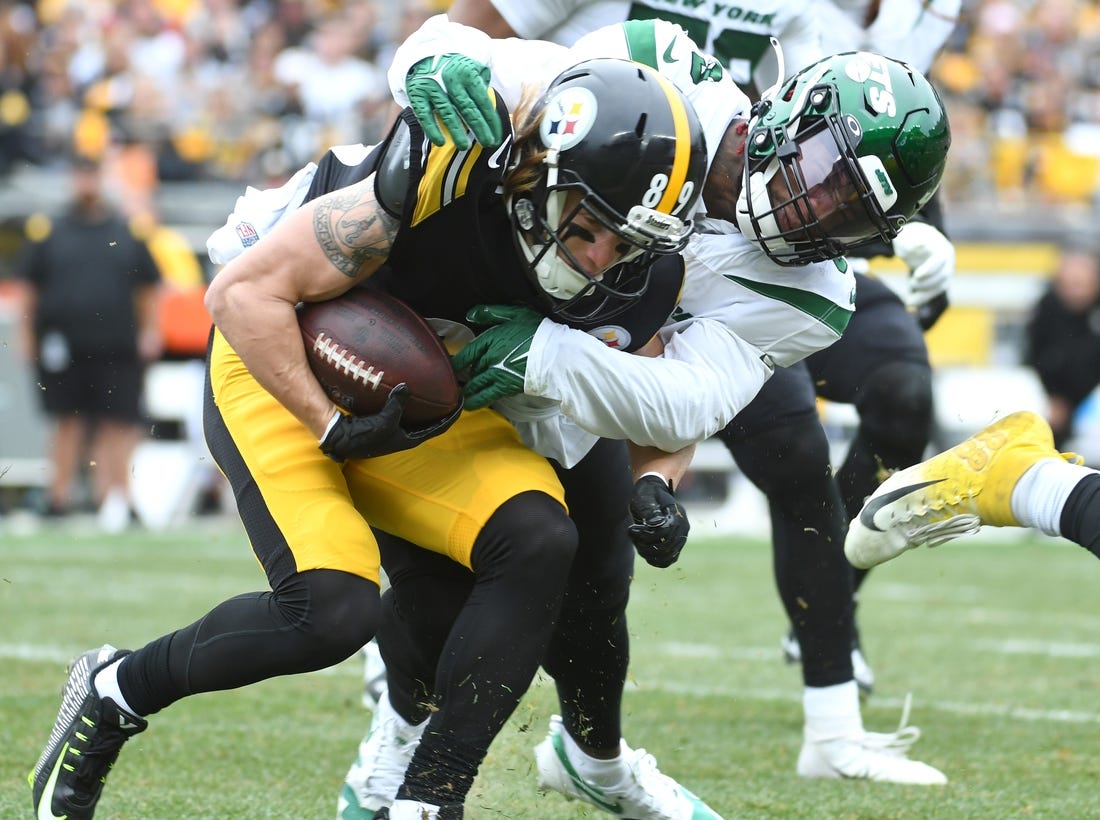 Oct 2, 2022; Pittsburgh, Pennsylvania, USA;  Pittsburgh Steelers wide receiver Gunner Olszewski (89) is stopped by New York Jets linebacker Kwon Alexander (9) for no gain during the first quarter at Acrisure Stadium. Mandatory Credit: Philip G. Pavely-USA TODAY Sports