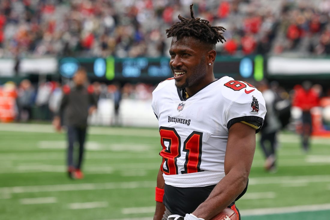 Jan 2, 2022; East Rutherford, New Jersey, USA; Tampa Bay Buccaneers wide receiver Antonio Brown (81) on the field before the game against the New York Jets during the second half at MetLife Stadium. Mandatory Credit: Vincent Carchietta-USA TODAY Sports