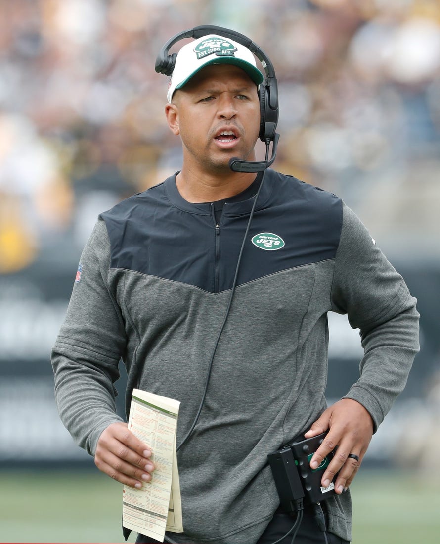 Oct 2, 2022; Pittsburgh, Pennsylvania, USA;  New York Jets wide receivers coach Miles Austin on the sidelines against the Pittsburgh Steelers during the second quarter at Acrisure Stadium. Mandatory Credit: Charles LeClaire-USA TODAY Sports