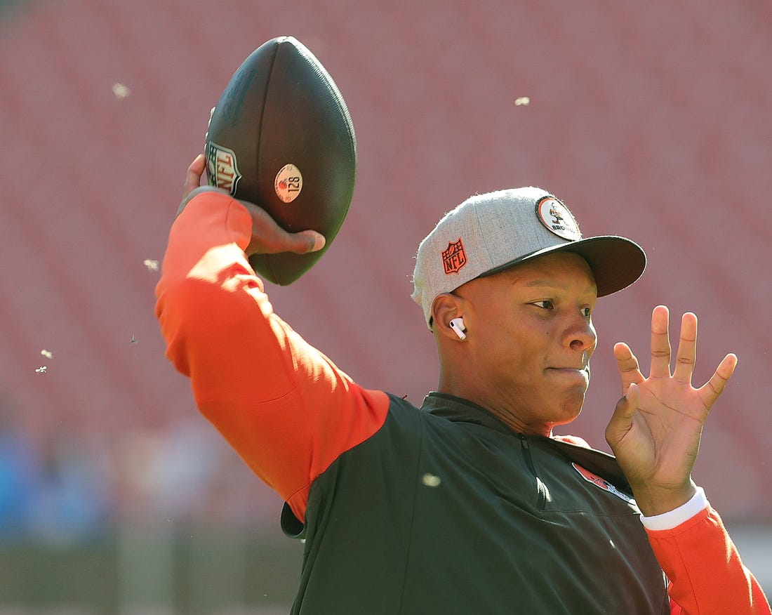 Cleveland Browns quarterback Josh Dobbs throws a warmup pass before the game against the Los Angeles Chargers on Sunday, Oct. 9, 2022 in Cleveland, Ohio, at FirstEnergy Stadium.

Akr 10 9 Browns Chargers122