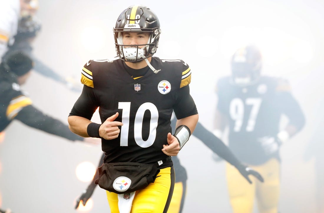 Dec 11, 2022; Pittsburgh, Pennsylvania, USA;  Pittsburgh Steelers quarterback Mitch Trubisky (10) takes the field against the Baltimore Ravens at Acrisure Stadium. Mandatory Credit: Charles LeClaire-USA TODAY Sports