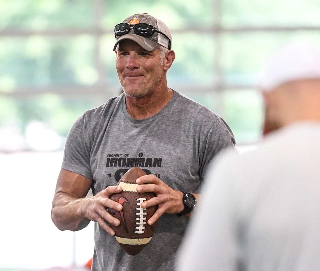 Brett Favre played 20 seasons in the NFL.

Syndication Usa Today