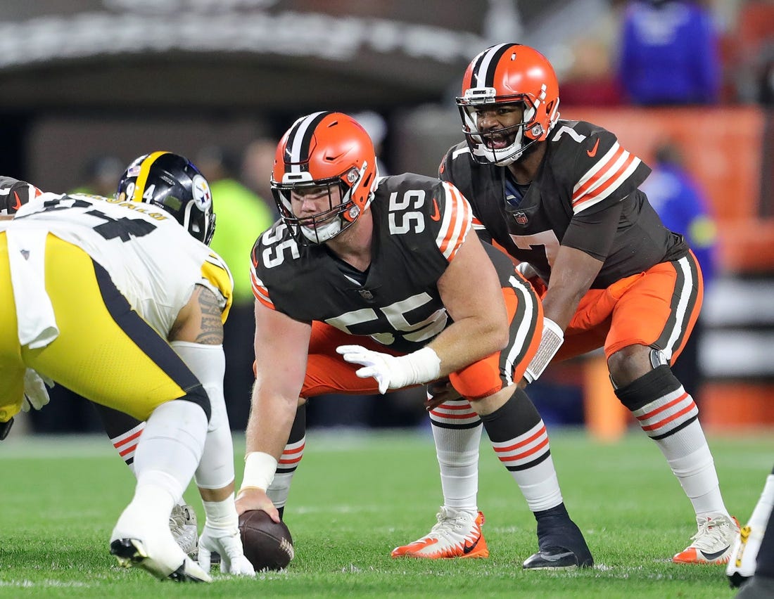 Browns quarterback Jacoby Brissett under center Ethan Pocic during the first half against the Pittsburgh Steelers, Thursday, Sept. 22, 2022, in Cleveland.

Brownssteelers 35