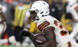 Sep 18, 2023; Pittsburgh, Pennsylvania, USA;  Cleveland Browns running back Jerome Ford (34) runs the ball against the Pittsburgh Steelers during the fourth quarter at Acrisure Stadium. Pittsburgh won 26-22. Mandatory Credit: Charles LeClaire-USA TODAY Sports