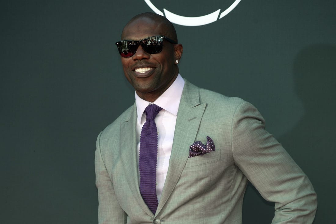 Jul 12, 2023; Los Angeles, CA, USA; Philadelphia Eagles wide receiver Terrell Owens arrives on the red carpet before the 2023 ESPYS at the Dolby Theatre. Mandatory Credit: Kirby Lee-USA TODAY Sports
