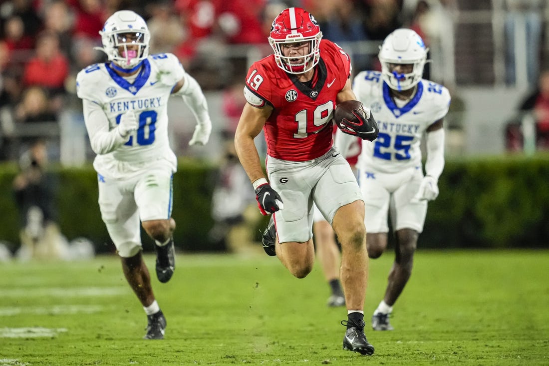Oct 7, 2023; Athens, Georgia, USA; Georgia Bulldogs tight end Brock Bowers (19) runs after a catch against the Kentucky Wildcats at Sanford Stadium. Mandatory Credit: Dale Zanine-USA TODAY Sports