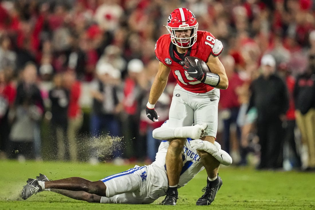 Oct 7, 2023; Athens, Georgia, USA; Georgia Bulldogs tight end Brock Bowers (19) runs after a catch against the Kentucky Wildcats at Sanford Stadium. Mandatory Credit: Dale Zanine-USA TODAY Sports