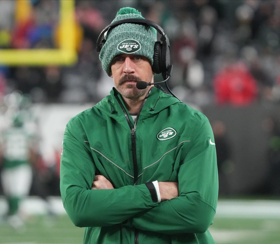 East Rutherford, NJ     December 3, 2023 -- Aaron Rodgers of the Jets on the sidelines, late in the second half. The Atlanta Falcons topped the NY Jets 13-8 at MetLife Stadium on December 3, 2023 in East Rutherford, NJ.