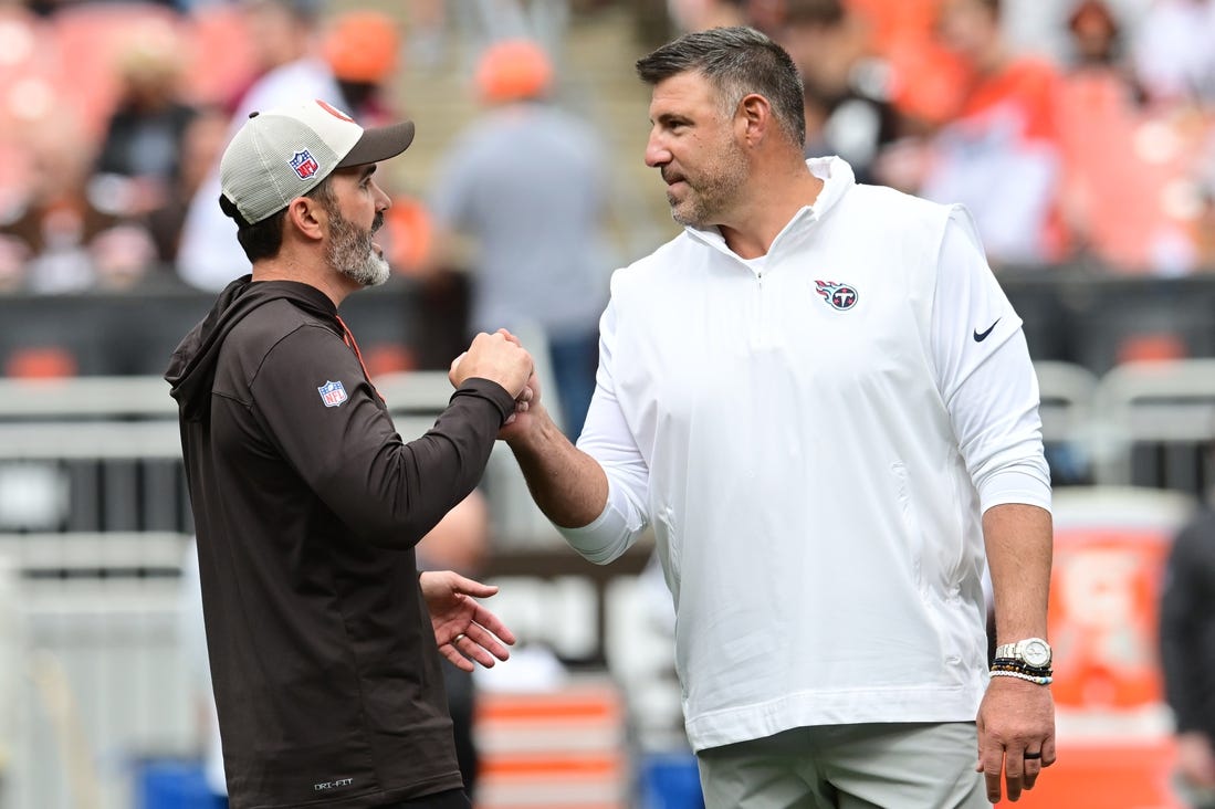 Sep 24, 2023; Cleveland, Ohio, USA; Cleveland Browns head coach Kevin Stefanski shakes hands with Tennessee Titans head coach Mike Vrabel before the game between the Browns and the Titans at Cleveland Browns Stadium. Mandatory Credit: Ken Blaze-USA TODAY Sports